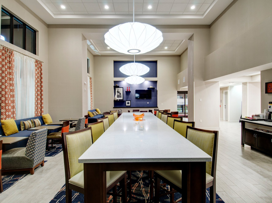Hampton Inn & Suites Springfield Downtown主图