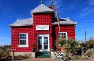 Three Rivers Trading Post Gallery-Tularosa必去景点