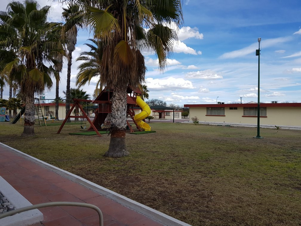 Las Palmas Midway Inn主图