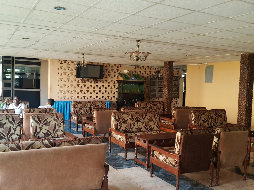 莫洛哥罗酒店住宿-Hotel Oasis