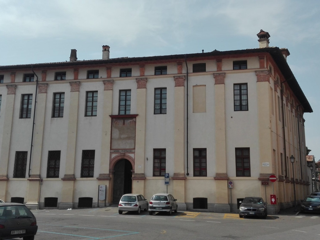 Ex palazzo del Monte di Pietà-克雷马必去景点