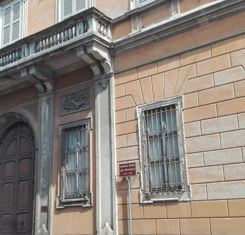 Palazzo Benvenuti - Bonzi-克雷马必去景点