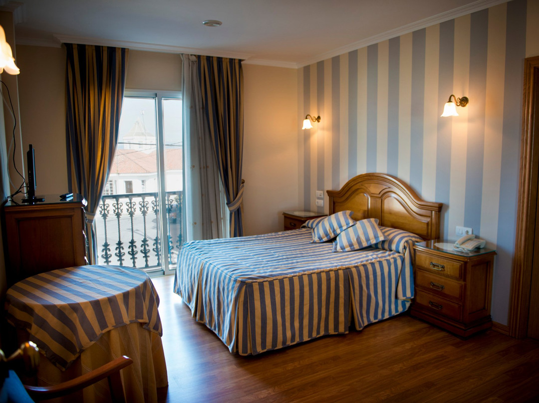 Hotel Alpina主图