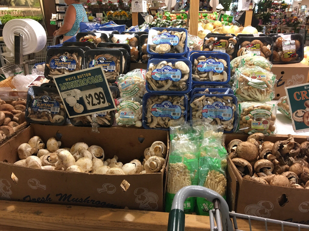 Adams Fairacre Farms-Wappingers Falls必去景点