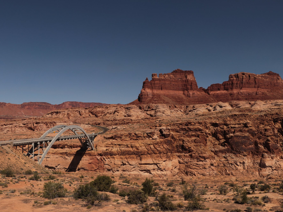 Hite Crossing Bridge-布兰丁必去景点