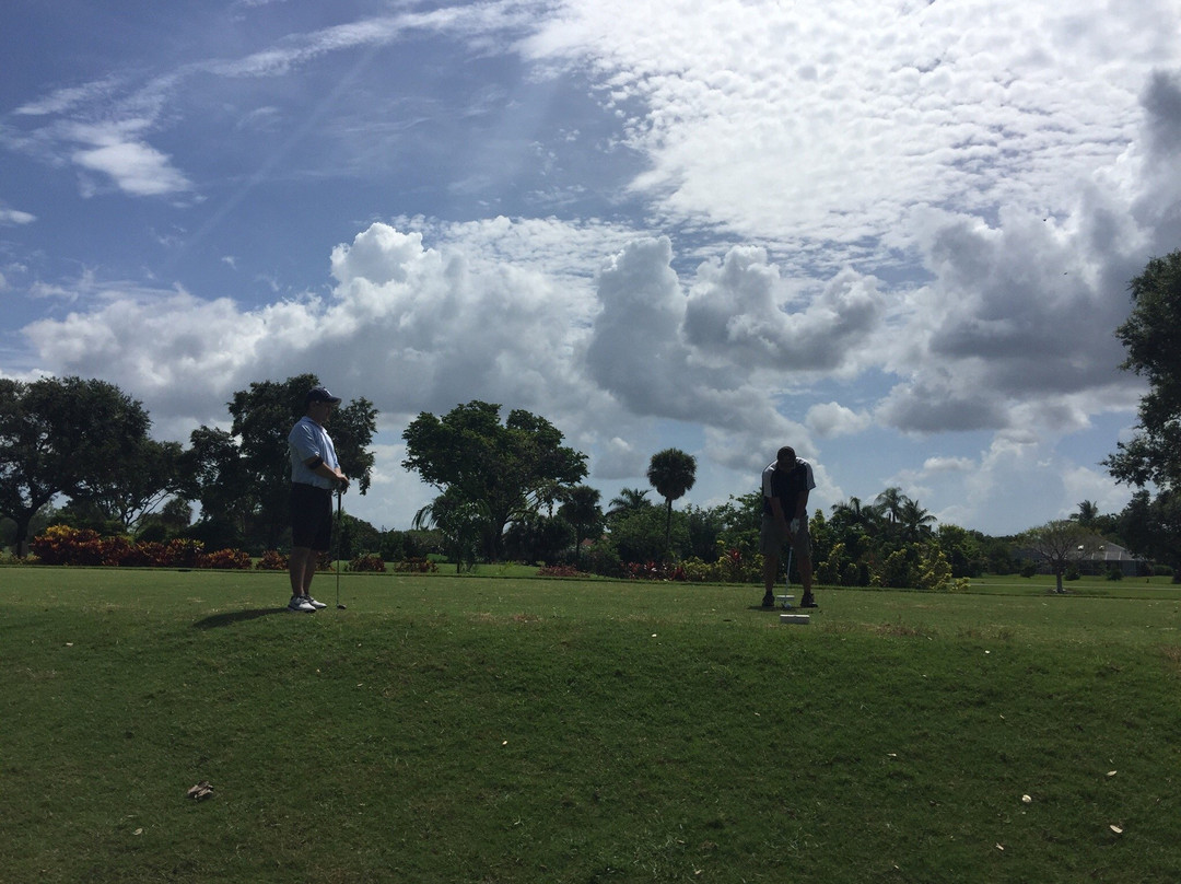 Village Golf Club景点图片