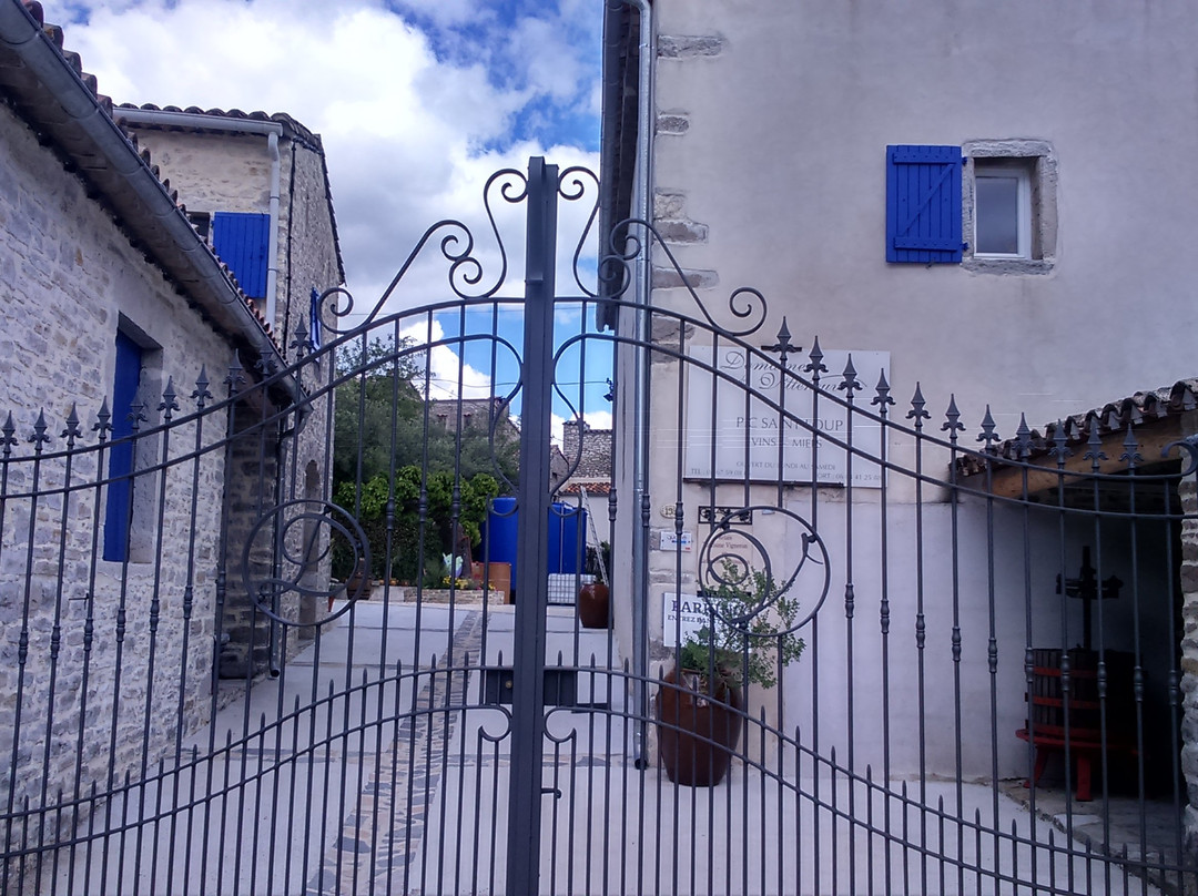Domaine de Villeneuve-Claret必去景点