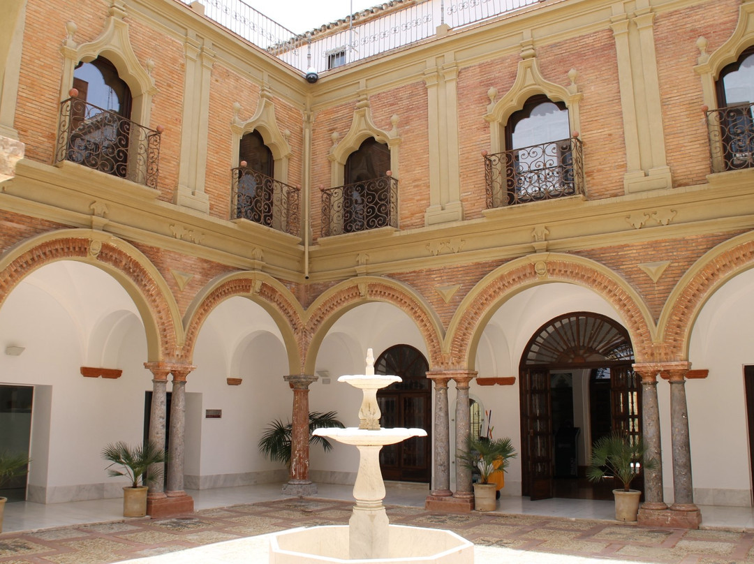 卢塞纳旅游景点-Palacio de los Condes de Santa Ana