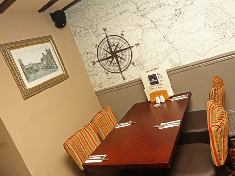 the poundffald inn-Four Crosses必去景点