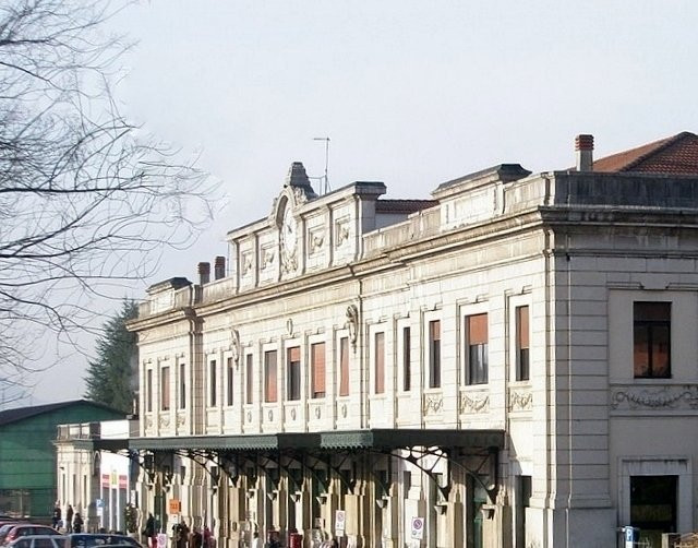 Stazione Ferroviaria-贝卢诺必去景点