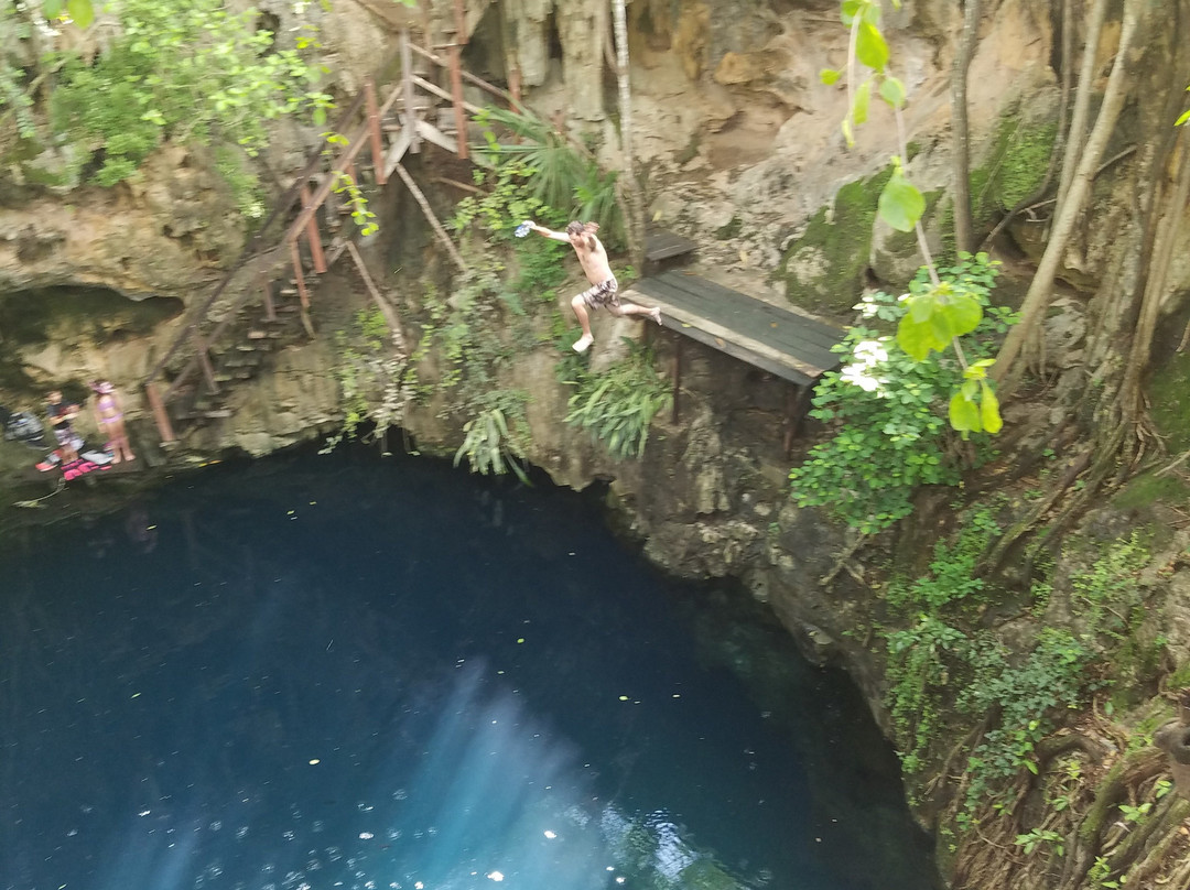 Cenote Yaal Utzil景点图片