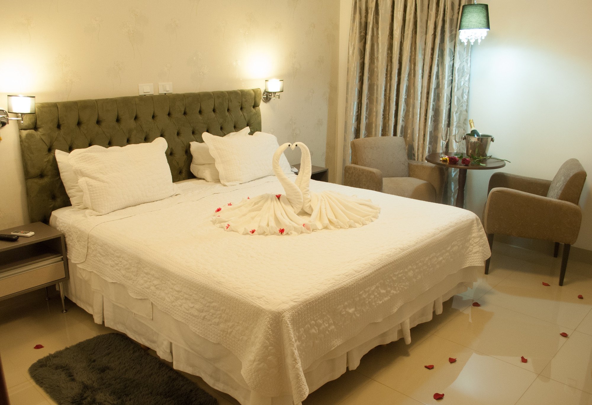 Ellus Hotel-官方