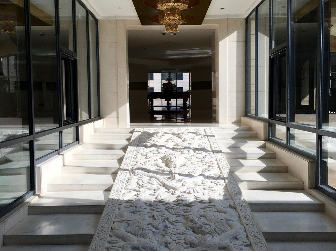 行宫大酒店主图