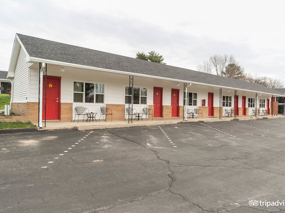 威斯康星峡谷酒店住宿-All Star Inn & Suites