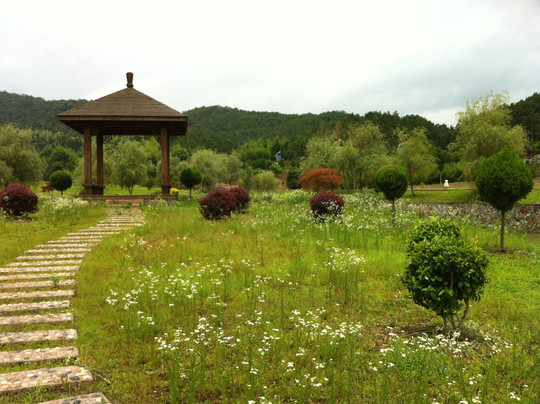 玉华洞天休闲山庄主图