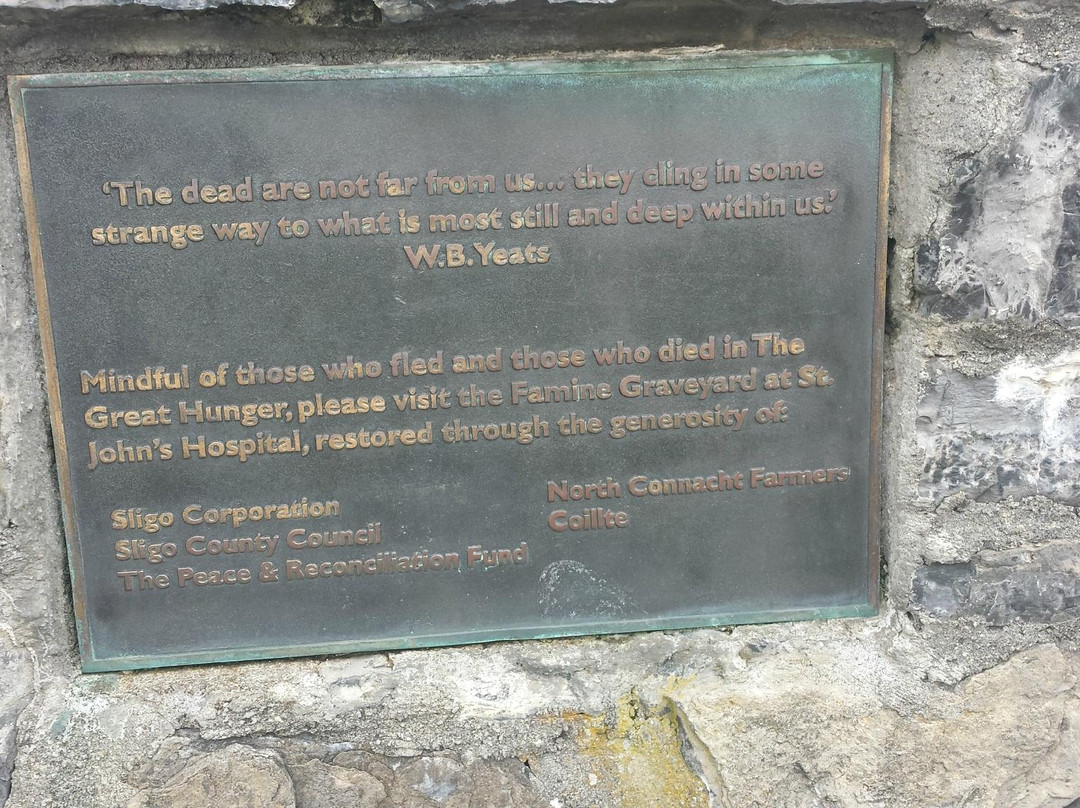 The Famine Family Memorial景点图片