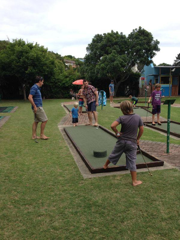 Water World Wild Waters Fun Park-普利登堡湾必去景点