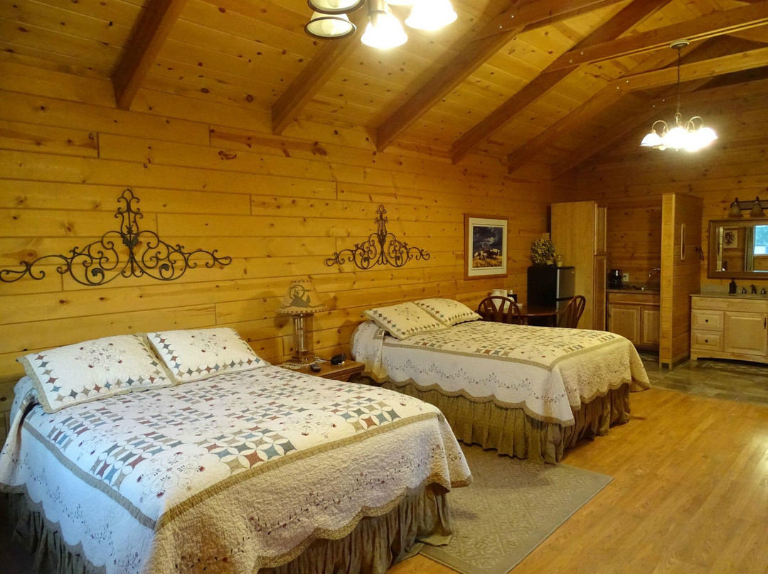 Hiko酒店住宿-Pine Tree Inn