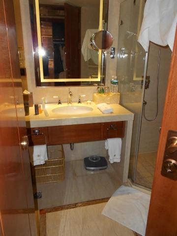 明发国际大酒店-浴室