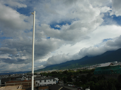 大理洱海门1号智能民宿主图