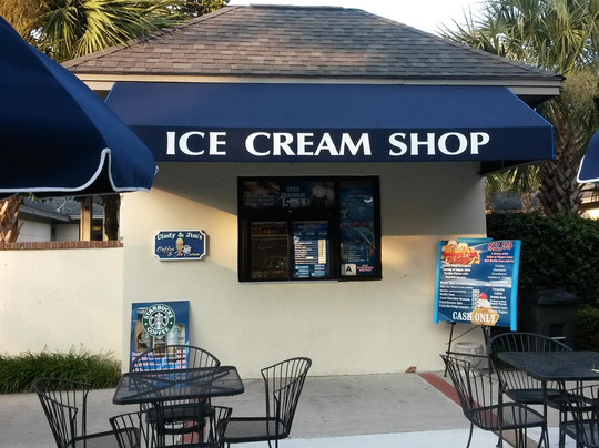 Arcadian Shores餐馆和美食-Cindys and Jims Ice Cream