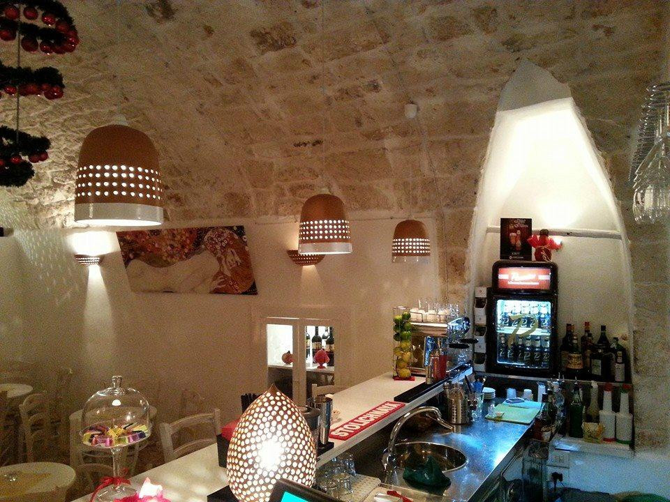 Chapeau Lounge Bar-奥斯图尼必去景点