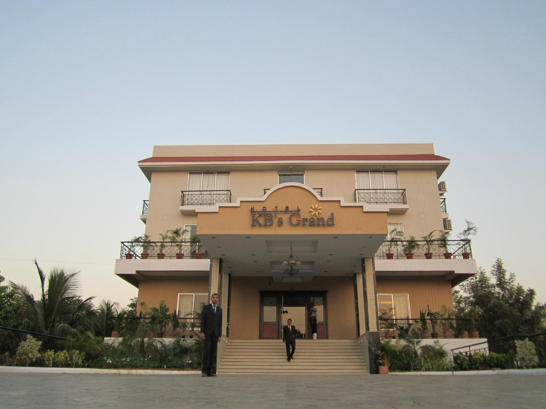 Hotel KB's Grand Shirdi主图