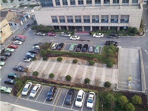 龙庭大酒店主图