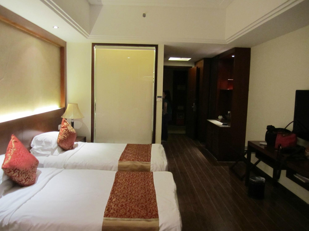 三亚黄河京都大酒店（第一市场鸿洲游艇码头店）主图