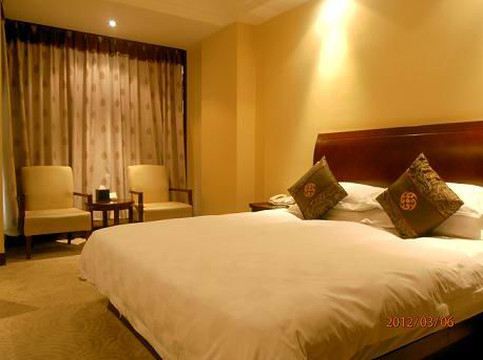 金鹰大酒店主图