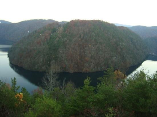 Tail of the Dragon-罗宾斯维尔必去景点