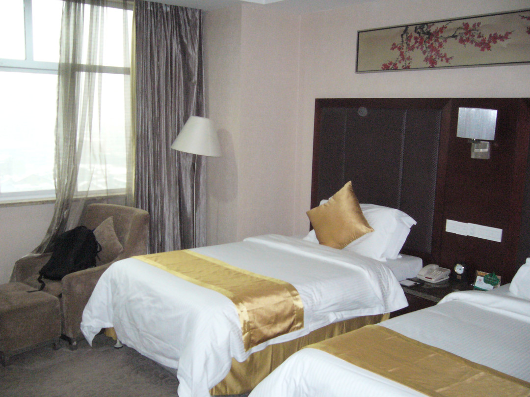 东风大酒店主图