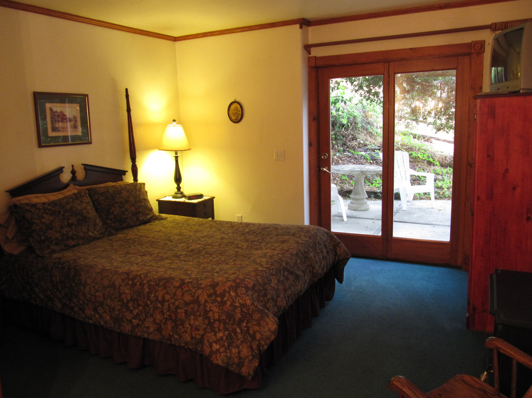 朱利安酒店住宿-Oak Hill Inn