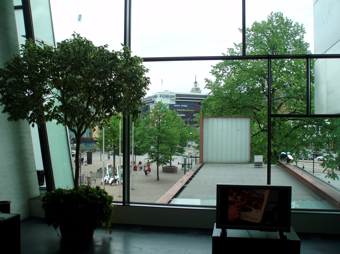 奇亚斯玛当代艺术博物馆 (Nykytaiteen Museo)-赫尔辛基必去景点