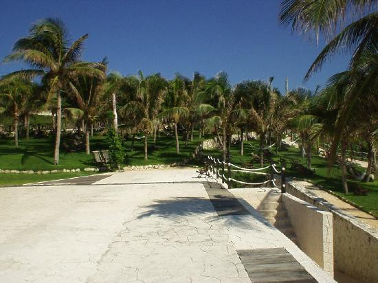 加拉风自然礁石公园-女人岛必去景点