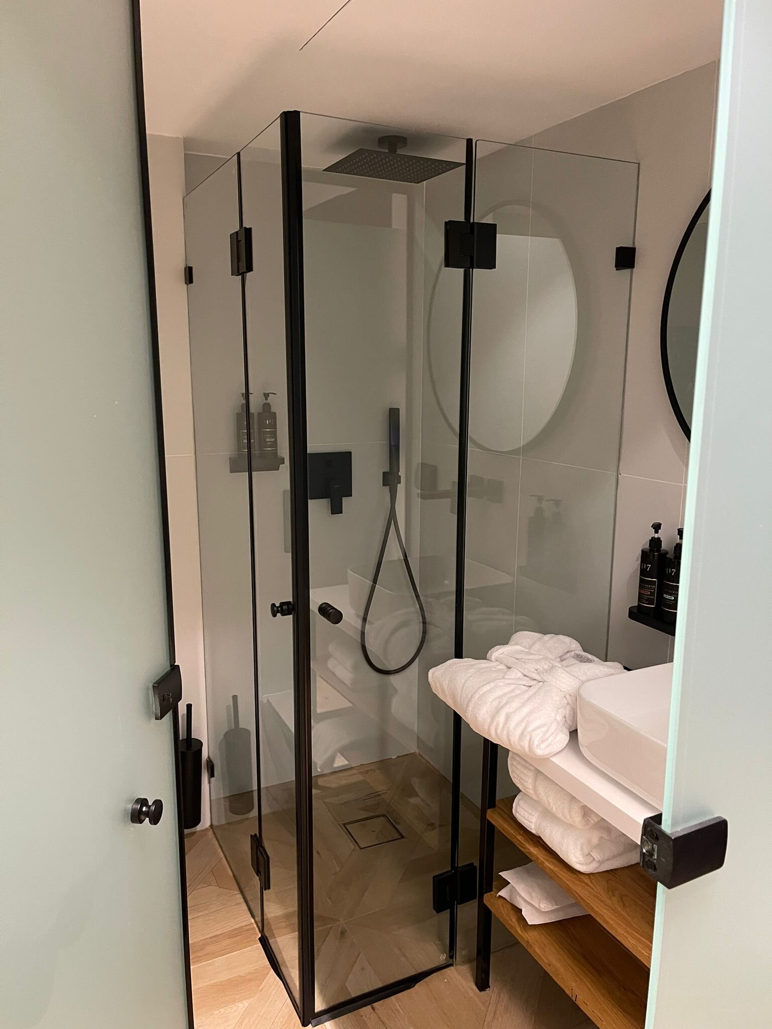 Rephael House Boutique Hotel-浴室