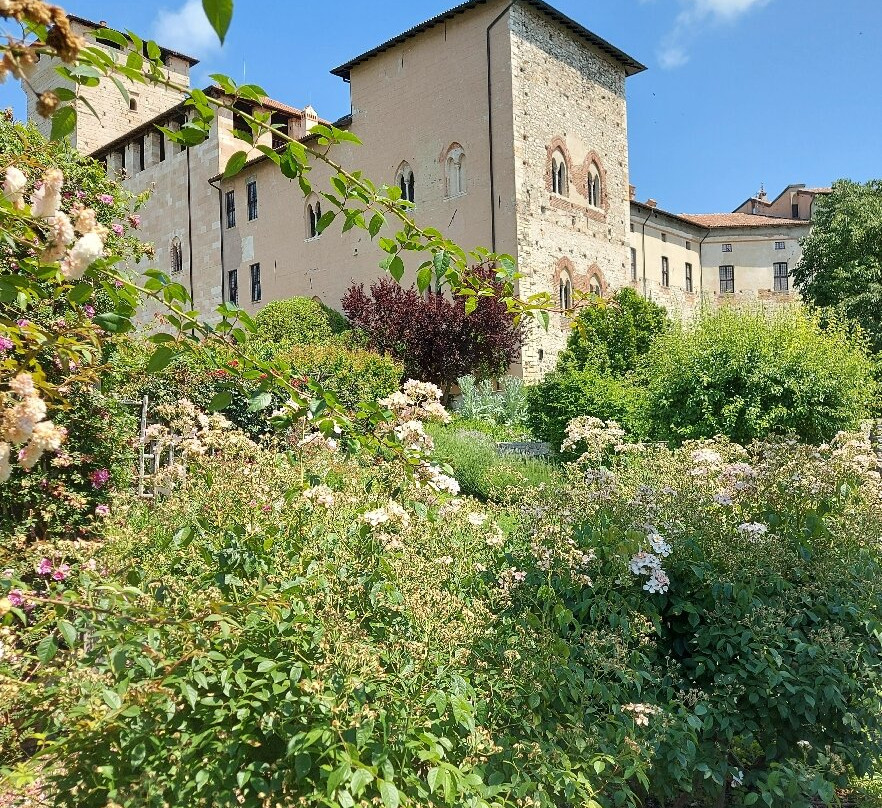 I giardini della Rocca-Angera必去景点