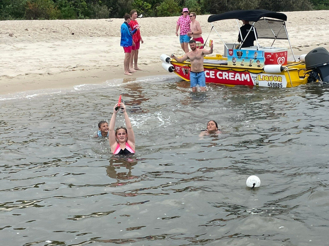 Gold Coast Party Pontoons-Runaway Bay必去景点