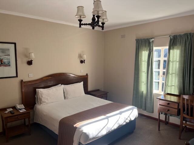 勃朗特酒店-客卧