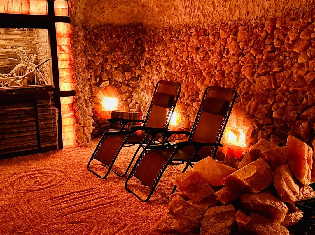 Wolf Moon Salt Cave & Stress Reduction Center-Lenoir必去景点