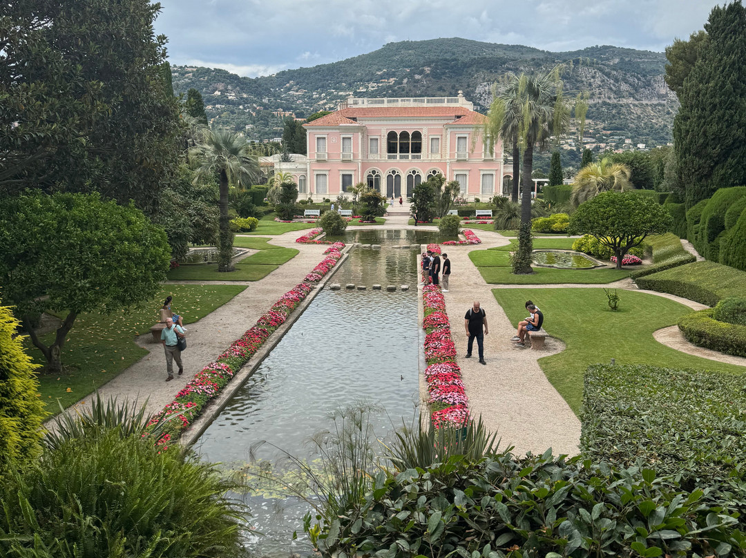 Live Harmony-芒通必去景点