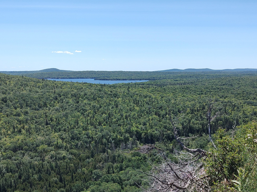 Brockway Mountain Drive景点图片