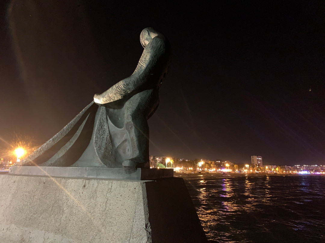 Monument Al Pescador景点图片