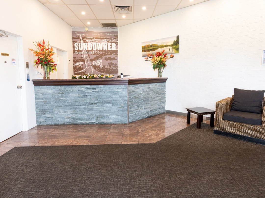 Sundowner Hotel Motel主图