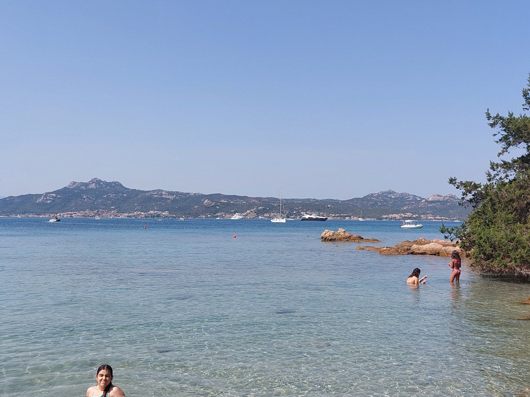 Spiaggia della Cala Li Mucchi Bianchi-Baia Sardinia必去景点
