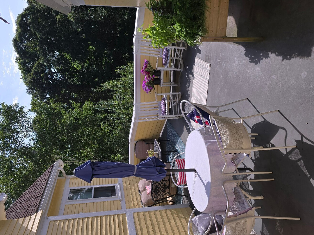 Inn at the Oaks主图