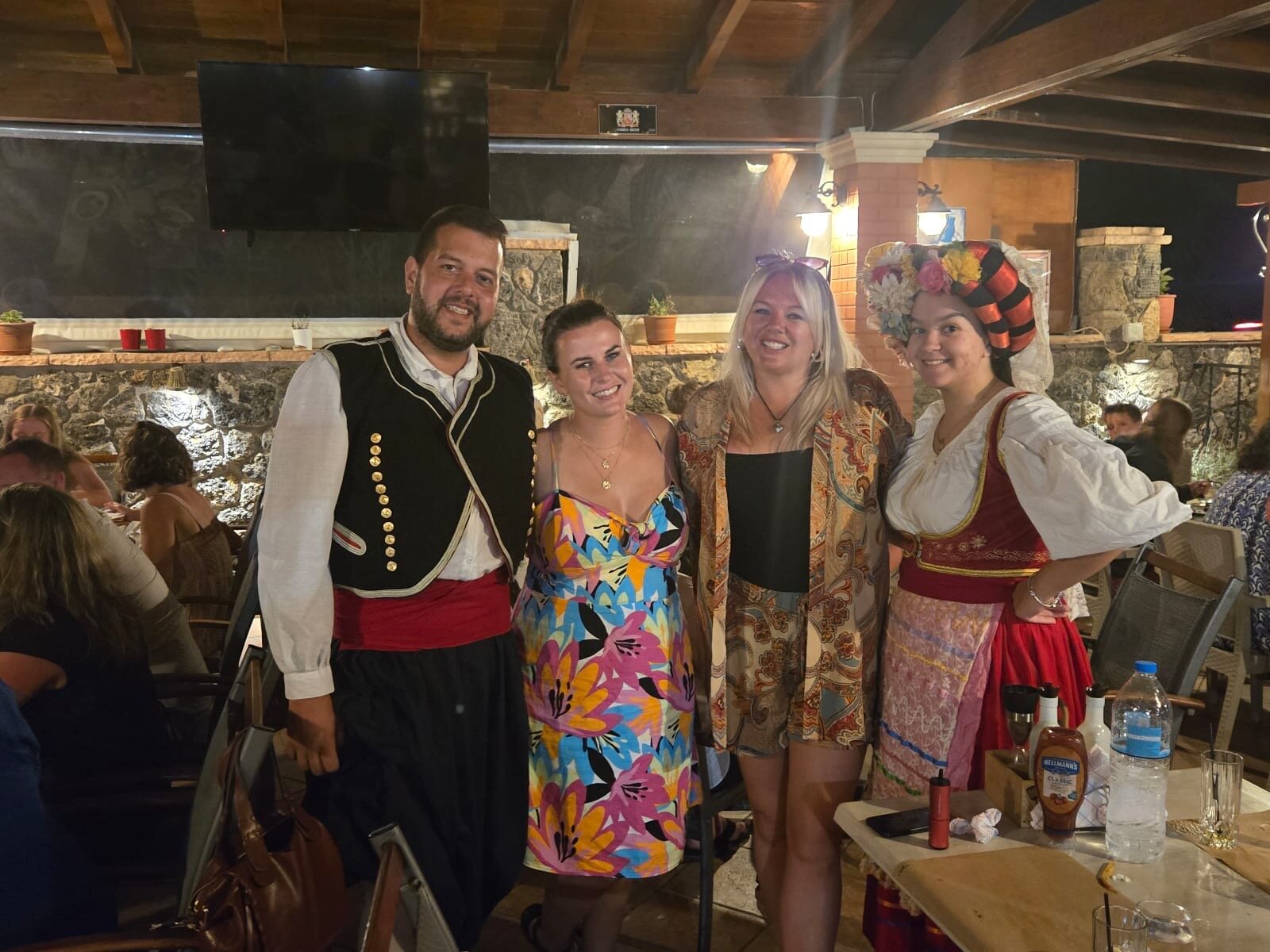 Nafsika and Dionyssos at Rainbow-官方