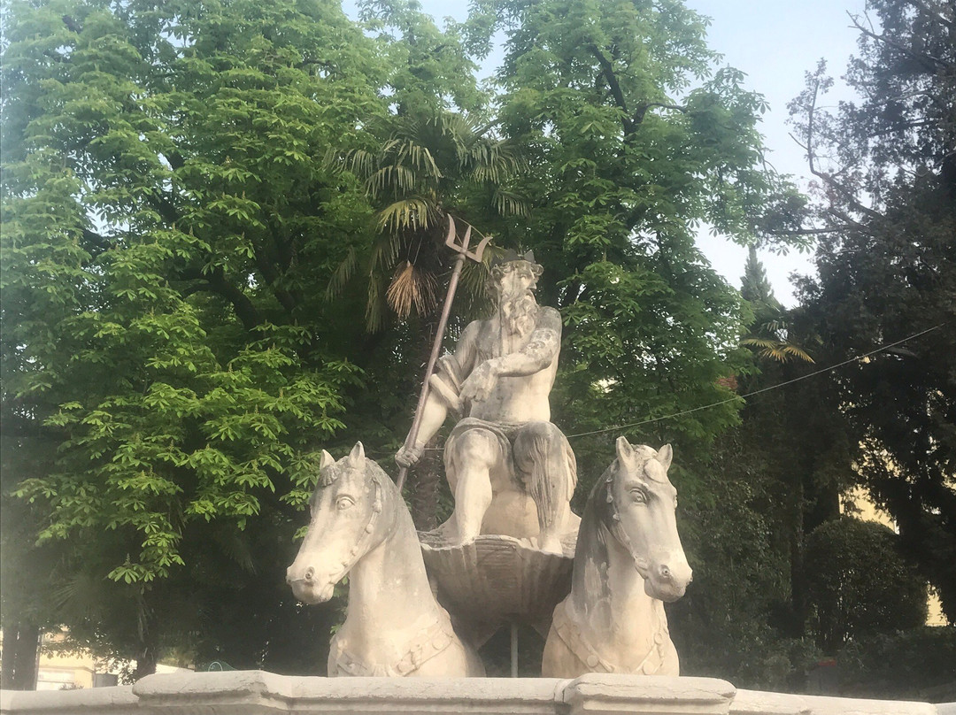 Fontana del Nettuno景点图片