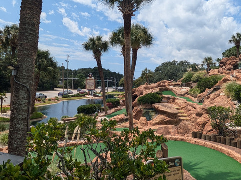 Treasure Island Mini Golf-美特尔海滩必去景点
