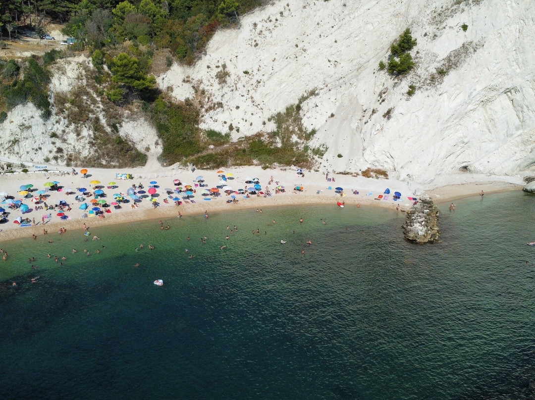 Spiaggia dei Frati-努马纳必去景点